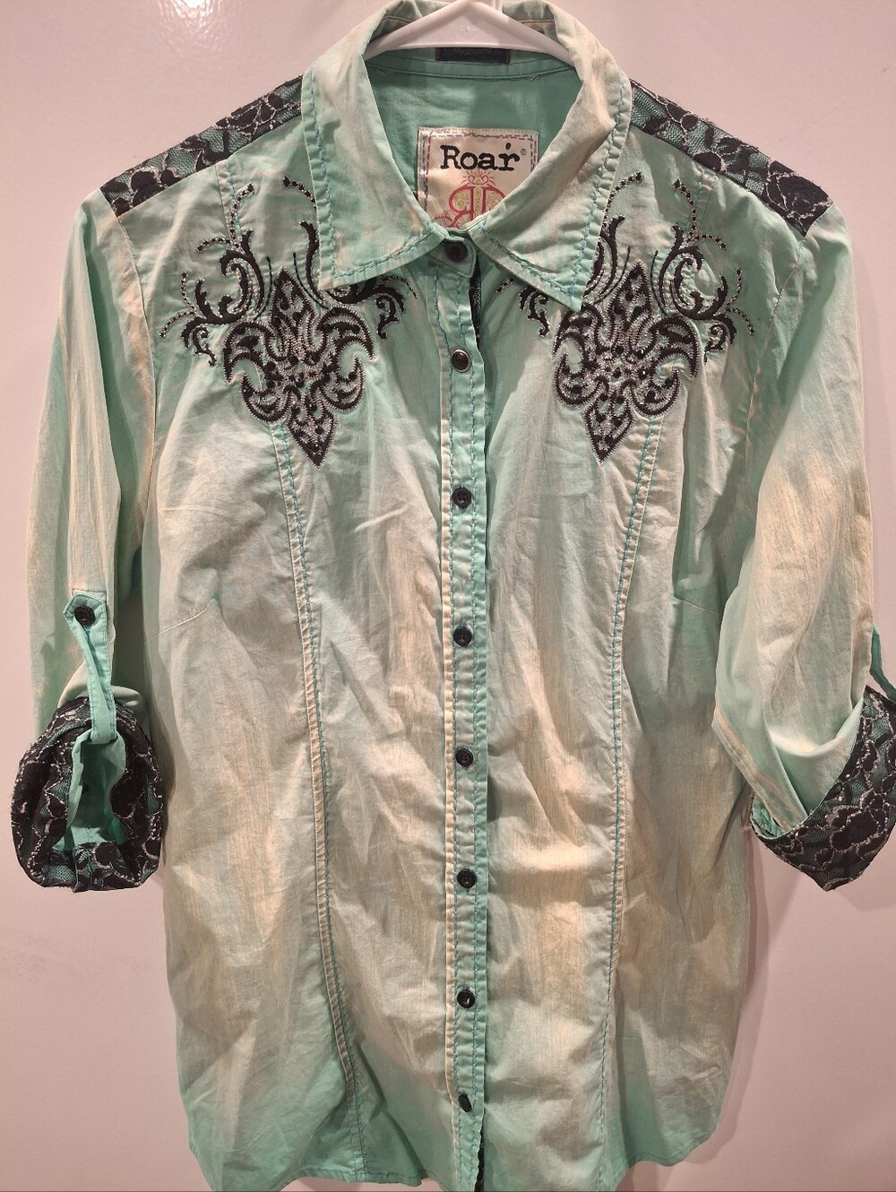 Roar Mint Embroidered Button-Down Shirt